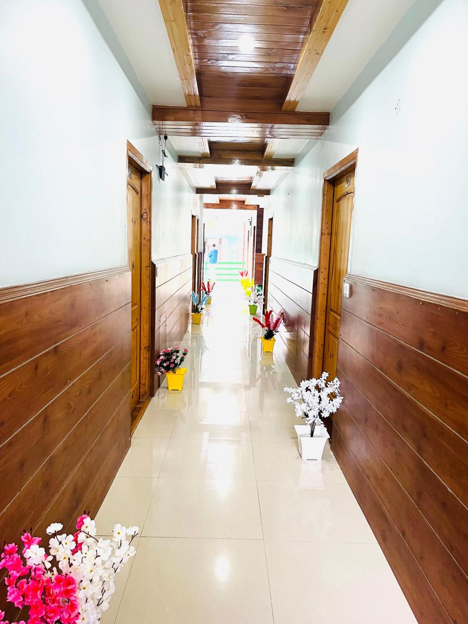 Tata Vista Resort Mall Road Manali - Centrally Heated & Air Cooled 外观 照片